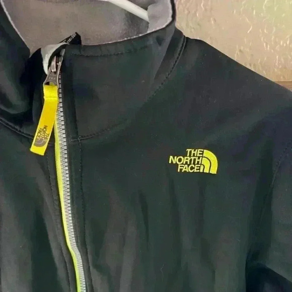 The North Face Boys Apex Bionic Softshell Jacket Size XL - Picture 2 of 7